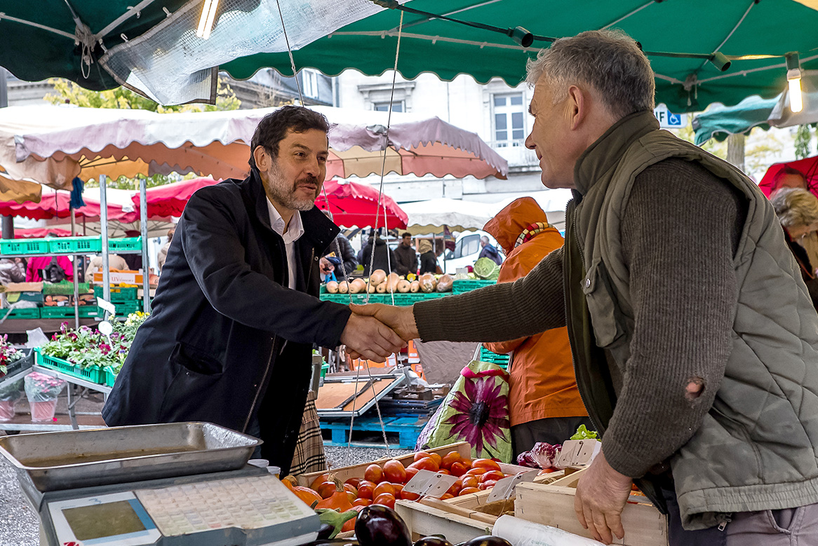 Benoist PIERRE à la rencontre des habitants des Halles